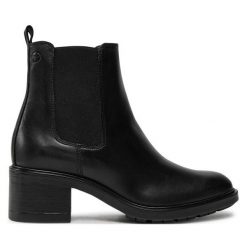 Botki Tamaris. Czarne botki Tamaris, bez wzorów, bez obcasa, na słupku, bez zapięcia. Za 299.99 zł.