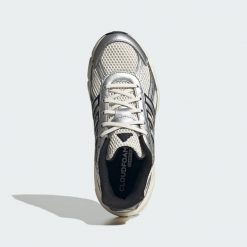BUTY TECHNOCHAOS 2000. Białe buty do biegania adidas, bez wzorów, z gumy, bez zapięcia, do biegania. Za 369.00 zł.