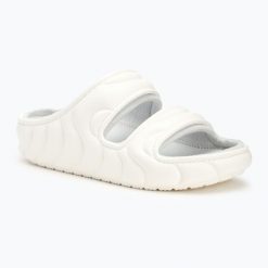 Klapki Crocs Classic Cozzzy Overpuff Sandal. Białe klapki Crocs, bez wzorów, bez obcasa, bez zapięcia. Za 229.99 zł.