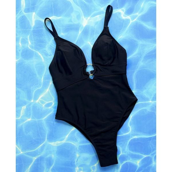 Strój kąpielowy jednoczęściowy z paseczkami na plażę i basen Tana. Czarne stroje jednoczęściowe Intica, bez wzorów, klasyczne. Za 149.00 zł.