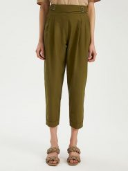 BGN Spodnie w kolorze khaki rozmiar: 38. Brązowe spodnie materiałowe BGN, bez wzorów, z materiału, klasyczne, z standardowym stanem. Za 74.99 zł.