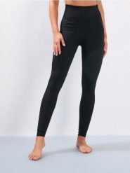 Legginsy z wysokim stanem o dopasowanym kroju - czarny. Czarne legginsy Sinsay, bez wzorów. Za 39.99 zł.