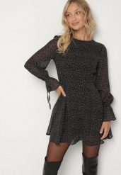 Czarna Rozkloszowana Sukienka Vices z Bufiastymi Rękawami w Kropki Eriane. Czarne sukienki Born2be, na co dzień, l, bez wzorów, eleganckie, bez kołnierzyka, bez ramiączek, mini, proste. Za 109.99 zł.