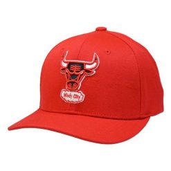 Czapka z daszkiem Mitchell & Ness NBA Chicago Bulls Team Ground 2.-CBUYYPPPRED1. Czerwone czapki z daszkiem Mitchell & Ness, bez wzorów, sportowe. Za 109.00 zł.
