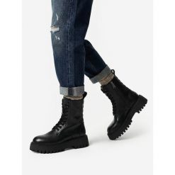 Trapery G-Star. Czarne traperki G-Star, bez wzorów, retro, bez obcasa, bez zapięcia. Za 449.99 zł.