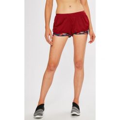 Triumph - Szorty Triaction The Fit-Ster. Szare szorty sportowe Triumph, z dzianiny. W wyprzedaży za 69.90 zł.
