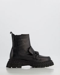 BOTKI Z ŁAŃCUCHEM 633331 BLACK. Czarne botki Venezia, bez wzorów, ze skóry, bez obcasa, bez zapięcia. Za 259.00 zł.