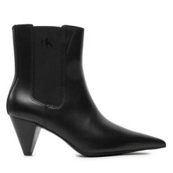 Botki Calvin Klein. Czarne botki Calvin Klein, bez wzorów, bez obcasa, na słupku, bez zapięcia. Za 359.99 zł.