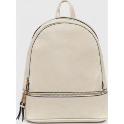 Answear Lab plecak damski kolor beżowy mały gładki. Brązowe plecaki Answear Lab, bez wzorów, do ręki, bez dodatków. Za 169.99 zł.