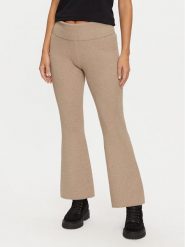 Guess Spodnie materiałowe W4BB53 Z3K92 Beżowy Regular Fit. Brązowe spodnie materiałowe Guess, z aplikacjami, z materiału. Za 249.99 zł.