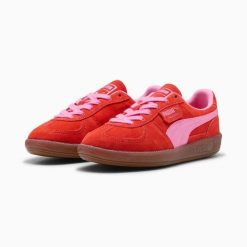 Buty sportowe damskie Puma PALERMO 39646372. Czerwone buty treningowe Puma, bez wzorów, z materiału, bez zapięcia, do piłki nożnej. Za 350.45 zł.