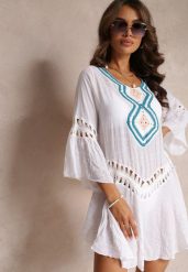 Biała Luźna Sukienka Mini Narzutka z Szydełkowym Zdobieniem Elvin. Białe sukienki Renee, z aplikacjami, eleganckie, bez kołnierzyka, bez ramiączek, mini. W wyprzedaży za 35.99 zł.