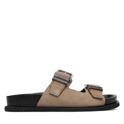 Klapki Tamaris. Brązowe klapki Tamaris, bez wzorów, bez obcasa, bez zapięcia. Za 329.99 zł.