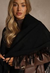Czarny Bawełniano-Wiskozowy Szalik w Kształcie Trójkąta z Frędzlami Vetisara. Czarne szaliki i kominy Renee, bez wzorów, z bawełny. Za 39.99 zł.