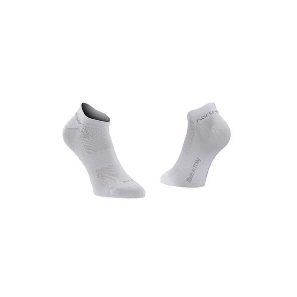 Skarpety rowerowe NORTHWAVE GHOST 2 białe. Białe skarpetki Northwave, bez wzorów. Za 35.00 zł.