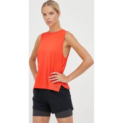 Under Armour top treningowy Rush kolor czerwony. Czerwone topy Under Armour, l, bez wzorów, bez kołnierzyka, bez ramiączek. W wyprzedaży za 184.99 zł.