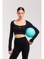 Onamaste Koszulka sportowa "Bluma" w kolorze czarnym rozmiar: S/M. Czarne t-shirty sportowe Onamaste, m, bez wzorów, z materiału, bez ramiączek, outdoorowe. Za 121.99 zł.