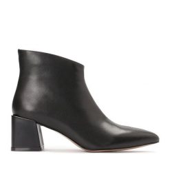 Botki Kazar. Czarne botki Kazar, bez wzorów, bez obcasa, na słupku, bez zapięcia. Za 389.00 zł.
