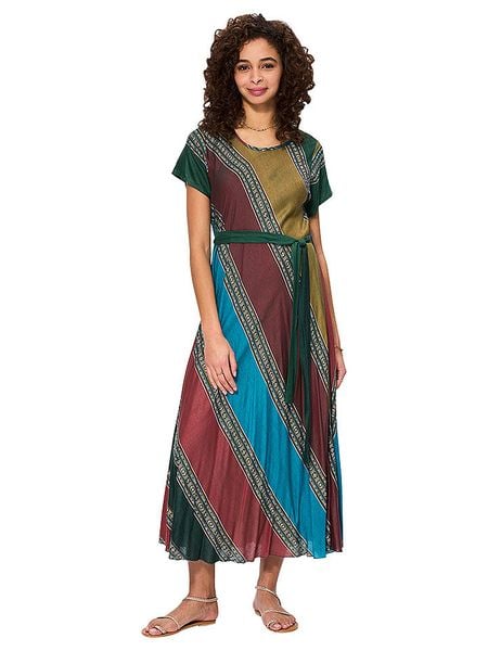 Aller Simplement Sukienka ze wzorem rozmiar: 34-40. Sukienki Aller Simplement, na co dzień, bez wzorów, z tkaniny, klasyczne, bez kołnierzyka, bez ramiączek, maxi, proste. Za 65.54 zł.