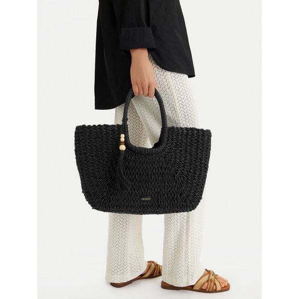 Torebka JENNY. Czarne torebki klasyczne Jenny, bez wzorów, bez dodatków. Za 149.99 zł.