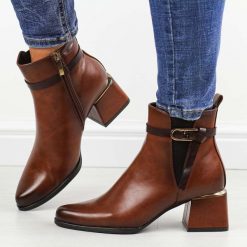 Brązowe botki damskie na obcasie Potocki 12502. Brązowe botki POTOCKI, bez wzorów, ze skóry, eleganckie, bez obcasa, na obcasie, bez zapięcia. Za 229.00 zł.
