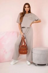 Komplet masełko bluzka z kwiatem + spodnie ciemny beżowy. Brązowe bluzki KESI, l, bez wzorów, z dresówki, eleganckie, bez kołnierzyka, plus size, bez ramiączek. Za 342.93 zł.