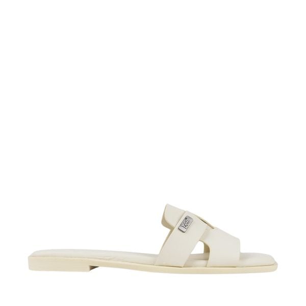 Klapki damskie Lee Estill Slider Low 50251024 33F. Białe klapki Lee, bez wzorów, z gumy, bez obcasa, na płaskiej podeszwie, bez zapięcia. Za 120.99 zł.