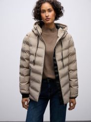 Street One Damska kurtka pikowana Kobiety beżowy jednolity, 44. Brązowe kurtki Street One, bez wzorów, z materiału, eleganckie, bez kaptura. Za 749.95 zł.