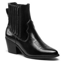 Kowbojki ONLY Shoes. Czarne botki ONLY SHOES, bez wzorów, bez obcasa, na słupku, bez zapięcia. Za 169.99 zł.