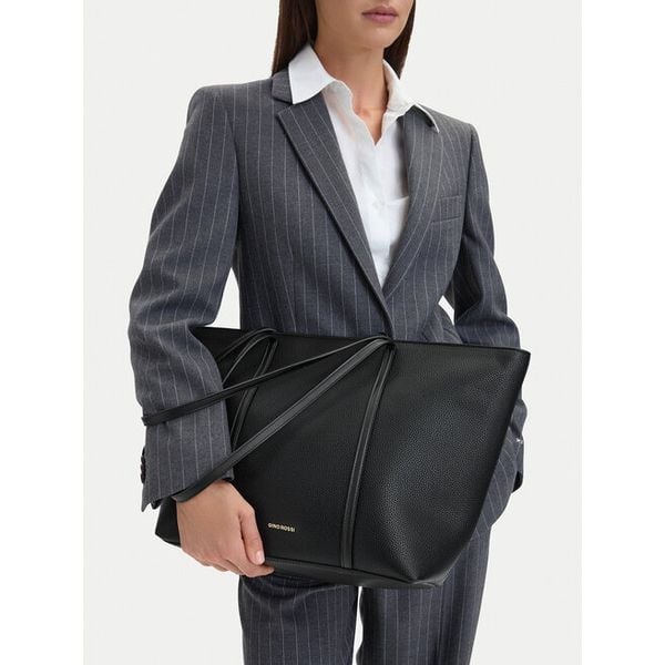Torebka GINO ROSSI. Czarne shopper bag Gino Rossi, bez wzorów, bez dodatków. Za 199.99 zł.