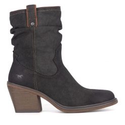 Kowbojki Mustang. Szare botki Mustang, bez wzorów, bez obcasa, na słupku, bez zapięcia. Za 319.99 zł.