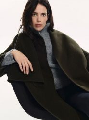 Płaszcz z wełną - ciemnozielony. Zielone płaszcze Reserved, l, bez wzorów, z tkaniny, bez kaptura. Za 599.99 zł.