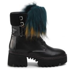 Botki Eva Minge. Czarne botki Eva Minge, bez wzorów, bez obcasa, na słupku, bez zapięcia. Za 319.99 zł.