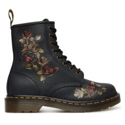 Trapery Dr. Martens. Czarne traperki Dr Martens, bez wzorów, bez obcasa, bez zapięcia. Za 989.99 zł.