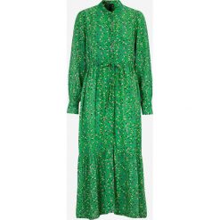 Szmizjerka Malikka. Zielone sukienki Y.A.S., s, bez wzorów, z tkaniny, eleganckie, bez kołnierzyka, bez ramiączek, koszulowe. Za 349.00 zł.