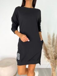 Czarna Sportowa Sukienka 8476-340-B. Czarne sukienki ModnaKiecka.pl, do pracy, l, z aplikacjami, z bawełny, biznesowe, z asymetrycznym kołnierzem, bez ramiączek, mini, asymetryczne. Za 109.99 zł.