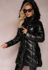 Czarna Pikowana Kurtka z Odpinanym Kapturem i Ozdobnym Futerkiem Ainoa. Czarne kurtki Renee, na zimę, l, bez wzorów, z jeansu, eleganckie. W wyprzedaży za 108.49 zł.