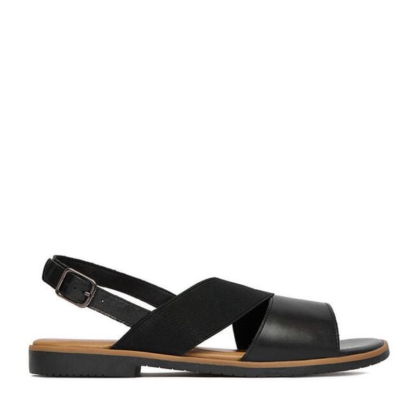 Sandały Lasocki. Czarne sandały Lasocki, bez wzorów, bez obcasa, na płaskiej podeszwie, bez zapięcia. Za 139.99 zł.