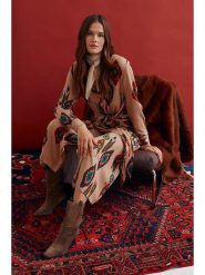 TATUUM Sukienka w kolorze beżowym rozmiar: 40. Brązowe sukienki Tatuum, na imprezę, s, bez wzorów, z wiskozy, klasyczne, bez kołnierzyka, bez ramiączek, maxi. Za 183.59 zł.