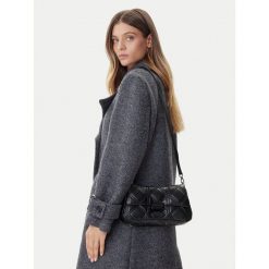 Torebka Emporio Armani. Brązowe listonoszki Emporio Armani, bez wzorów, bez dodatków. Za 869.99 zł.
