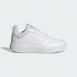 Buty sportowe TENSAUR SPORT 3.0 K. Białe buty sportowe lifestyle adidas, bez wzorów, klasyczne, bez zapięcia. Za 179.00 zł.