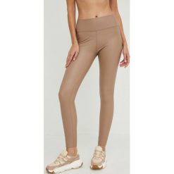 Answear Lab legginsy damskie kolor beżowy gładkie. Brązowe legginsy Answear Lab, bez wzorów, z dzianiny. W wyprzedaży za 119.99 zł.