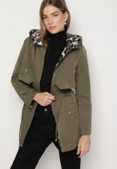 Zielona Kurtka w Stylu Parki z Odpinanym Kapturem i Ozdobną Podszewką Ismerife. Zielone kurtki Born2be, s, bez wzorów. Za 199.99 zł.