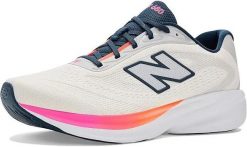 Damskie buty do biegania New Balance 680 W6809BI. Białe buty do biegania New Balance, bez wzorów, z materiału, bez zapięcia, do biegania. Za 349.00 zł.