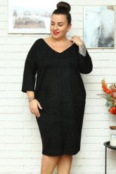 Sukienka do pracy zamszowa oversize SONATA czarna PROMOCJA. Czarne sukienki KARKO, do pracy, plus size, bez wzorów, z elastanu, biznesowe, bez kołnierzyka, plus size, bez ramiączek, maxi, dopasowane. Za 208.50 zł.