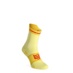 Skarpety biegowe Compressport Pro Racing Socks v4.0 Run High. Żółte skarpetki Compressport, bez wzorów. Za 93.99 zł.