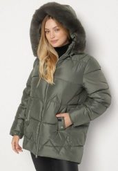 Zielona Pikowana Kurtka z Kapturem z Futerkiem Tevea. Zielone kurtki Born2be, plus size, bez wzorów, z dzianiny, biznesowe, z kapturem. Za 219.99 zł.