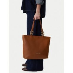 Torebka LOVE MOSCHINO. Brązowe shopper bag Love Moschino, bez wzorów, bez dodatków. Za 869.00 zł.