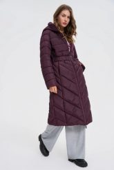 Kurtka z paskiem burgundowa. Czerwone kurtki MOODO, l, bez wzorów, z poliesteru, bez kaptura. Za 329.99 zł.