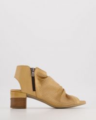 SANDAŁY Z CHOLEWKĄ 00961738D BEIGE. Brązowe sandały Venezia, bez wzorów, ze skóry, bez obcasa, bez zapięcia. Za 279.00 zł.